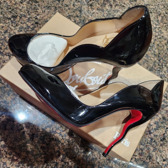 𝘊𝘩𝘳𝘪𝘴𝘵𝘪𝘢𝘯 𝘓𝘰𝘶𝘣𝘰𝘶𝘵𝘪𝘯 𝘸𝘢𝘸𝘺 𝘋𝘰𝘭𝘭𝘺 𝘩𝘦𝘦𝘭*𝘚𝘖𝘓𝘋* - Picture 10 of 16